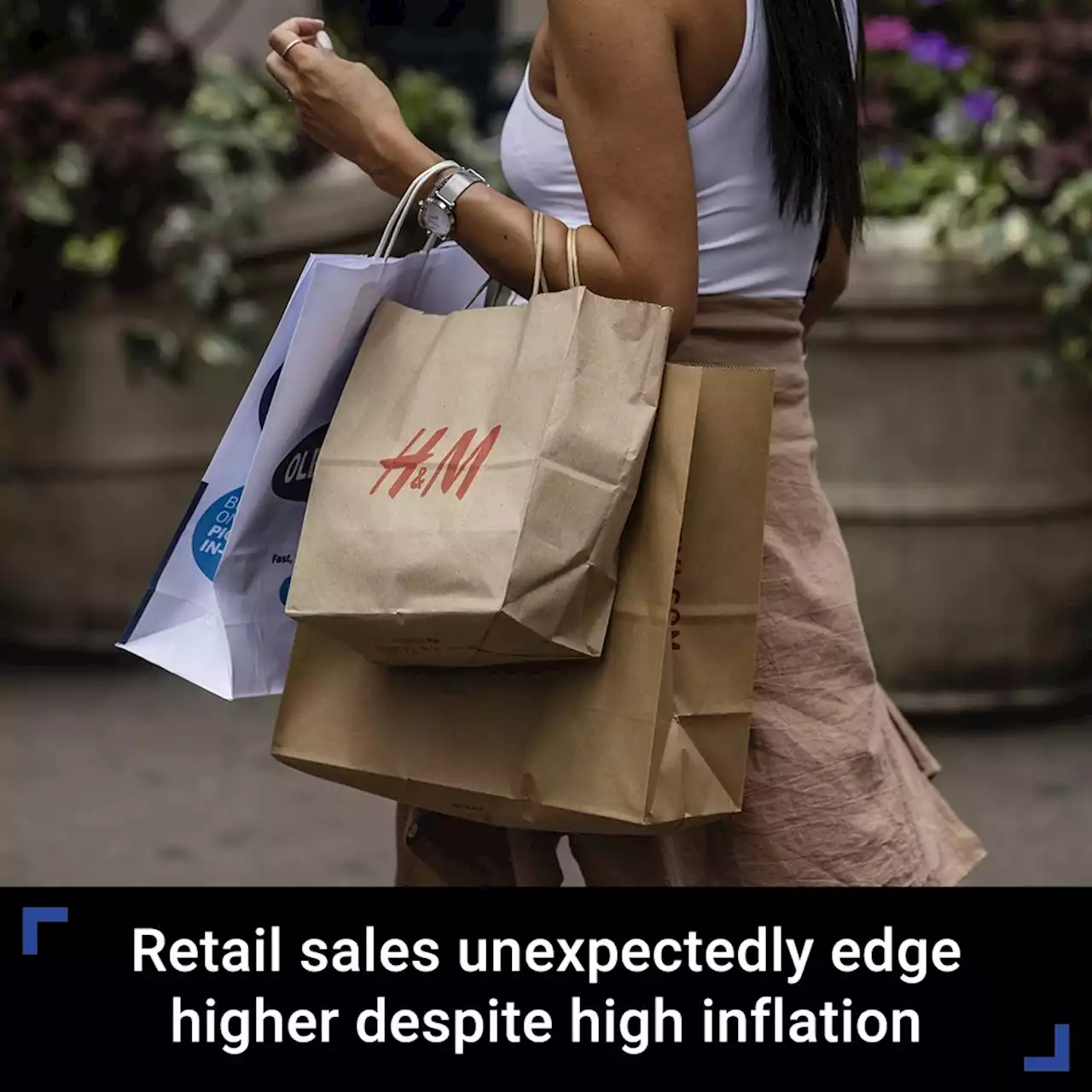 Retail sales unexpectedly edge higher in August despite soaring inflation