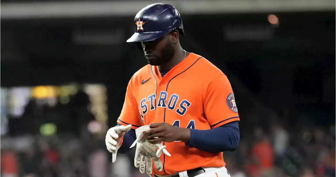 Astros' Yordan Alvarez refutes manager's comments he has recurring hand soreness