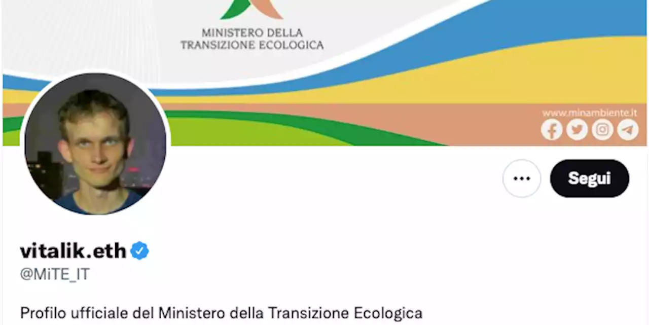 Qualcuno si è impossessato per alcune ore dell'account Twitter del ministero della Transizione ecologica | Flashes - Il Post