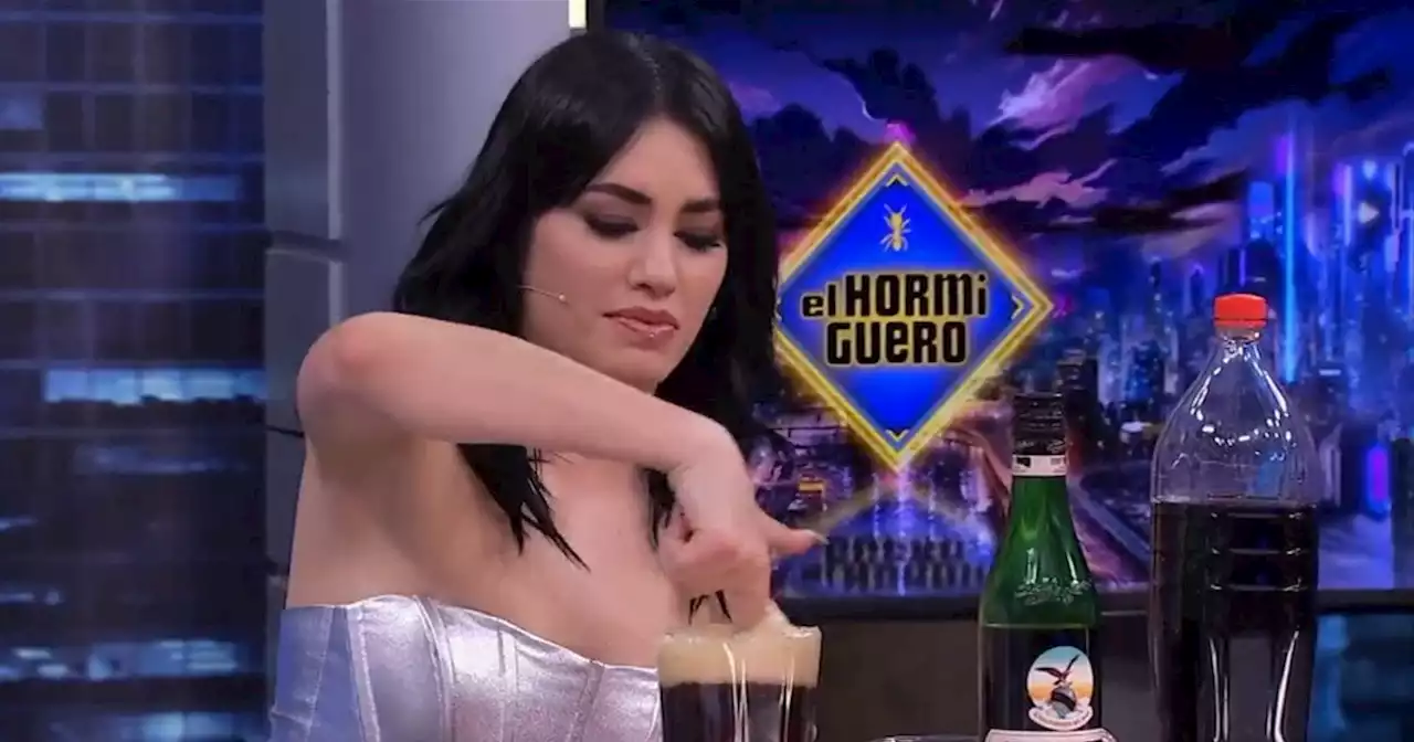 Divertido video: Lali enseña a preparar fernet con cola en la televisión española | Mirá | La Voz del Interior