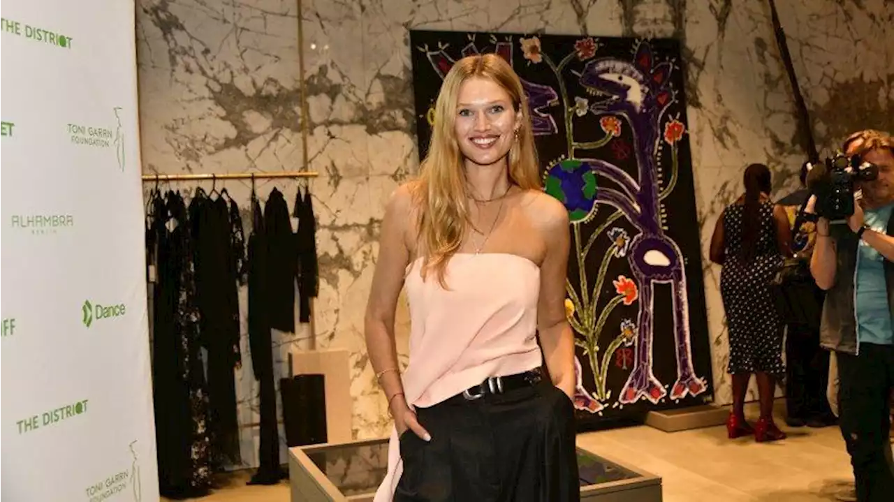 Berlin-Charlottenburg: Topmodel Toni Garrn veranstaltet Charity-Flohmarkt