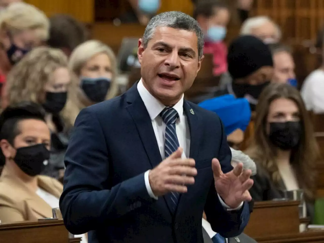 Conservatives apologize after texts sent to members attacking defecting Quebec MP Alain Rayes