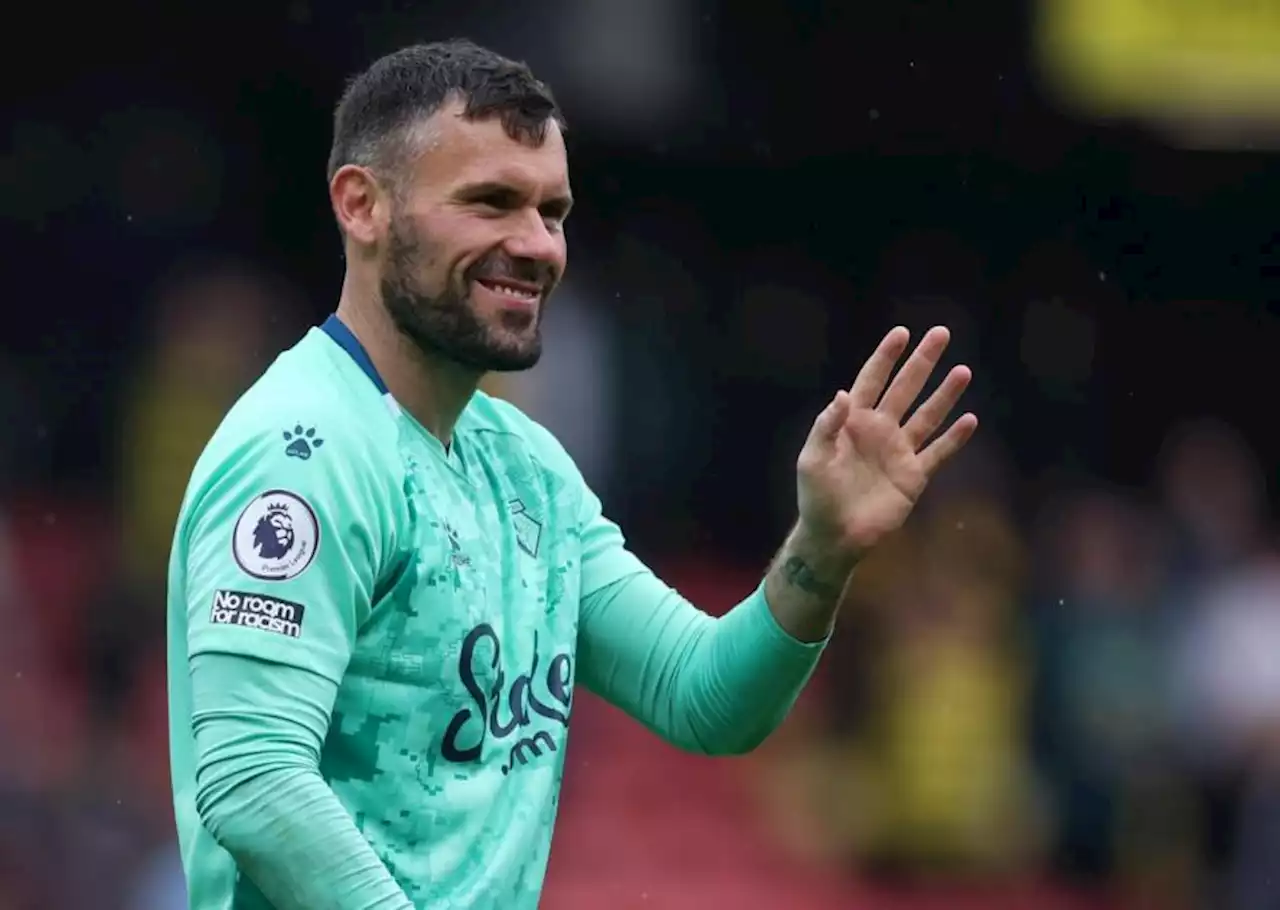 Former Hornets keeper Foster announces retirement