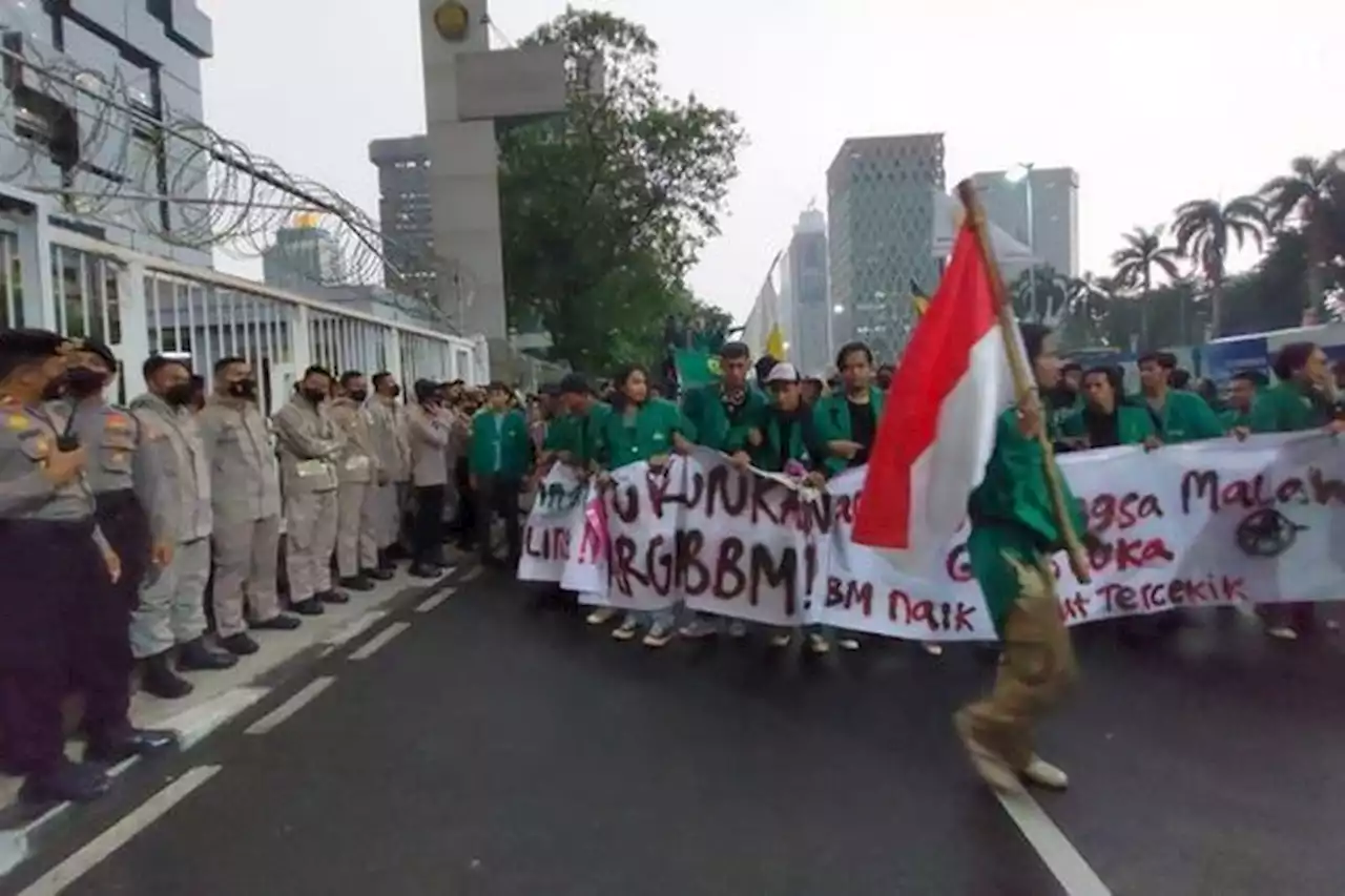 Hari Ini! Mahasiswa hingga Buruh Gelar Aksi Demo di Jakarta, Polri dan TNI Kerahkan Ribuan Personel Pengamanan - Pikiran-Rakyat.com