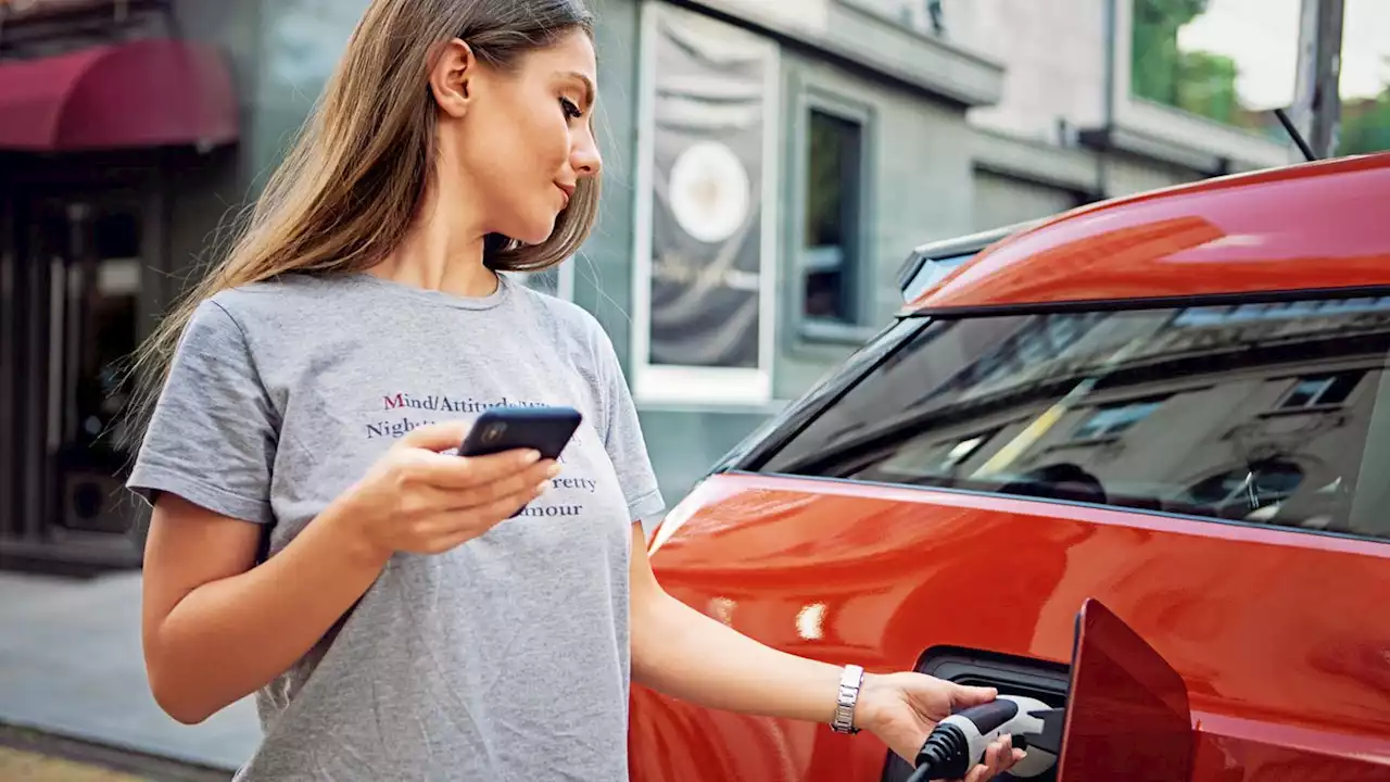 Nur noch drei Minuten an der Ladesäule: Harvard-Professor stellt Super-Akku für E-Autos vor