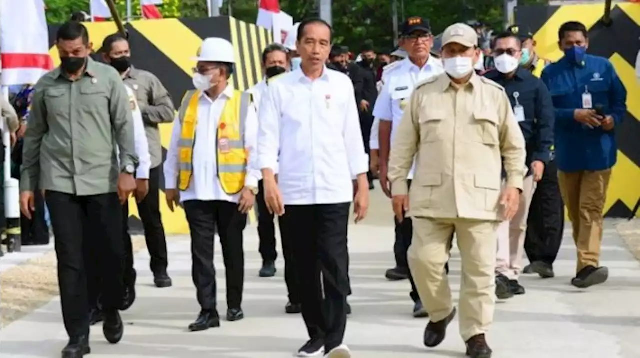 Didampingi Prabowo dan Menteri Basuki, Jokowi Bagikan BLT dan Temui Peternak di Maluku