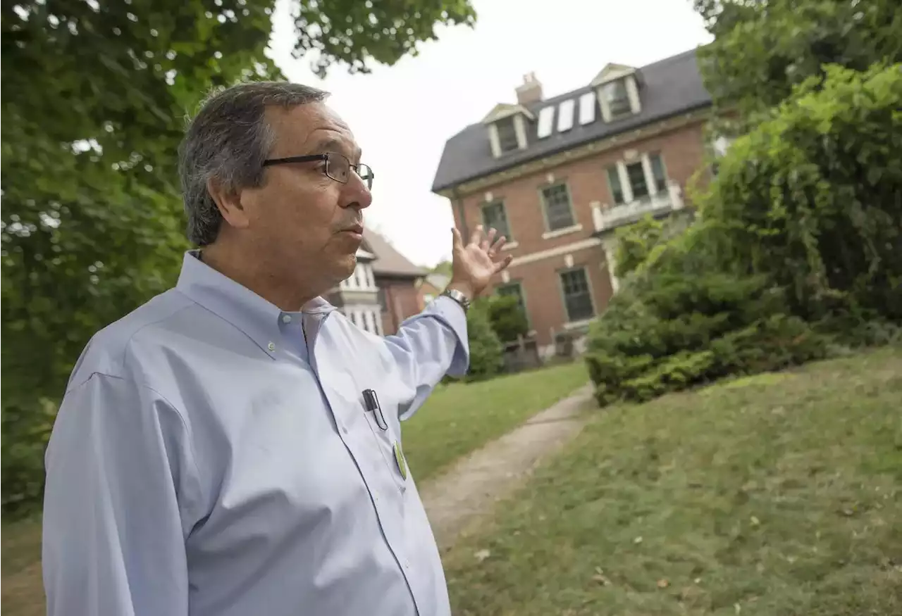 Mayoral challenger Gil Penalosa makes pitch for a denser Toronto, with homeowners able to carve properties into multiple units