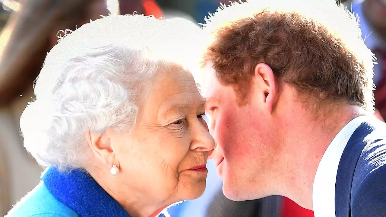 Prinz Harry und Queen Elizabeth II.: Die schönsten – und emotionalsten – Bilder von Enkel und Großmutter