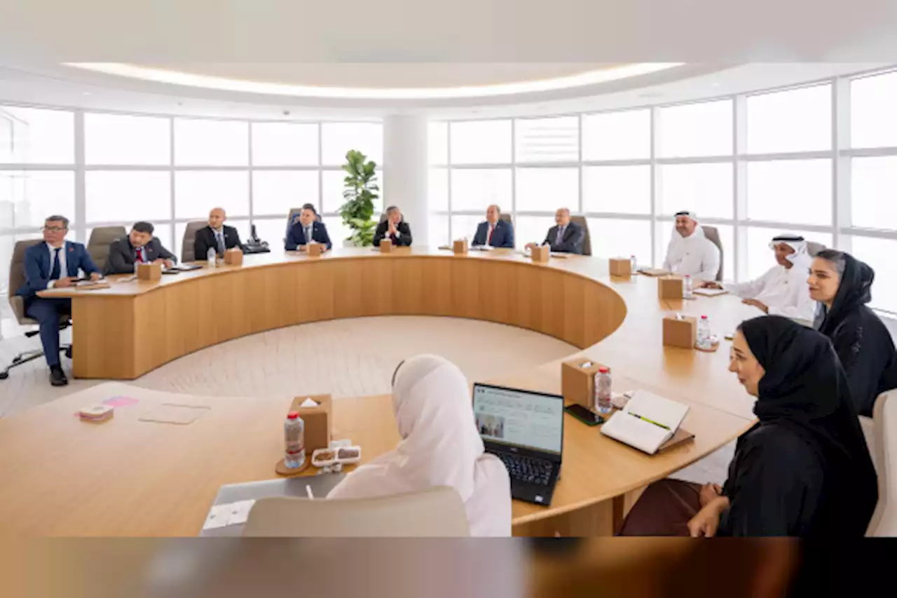 حكومة الإمارات تبحث مع وفد من قيرغيزستان تعزيز التعاون الثنائي في التحديث الحكومي
