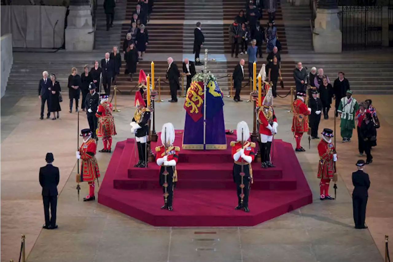 Queen is mourned with silence in the busy heart of London