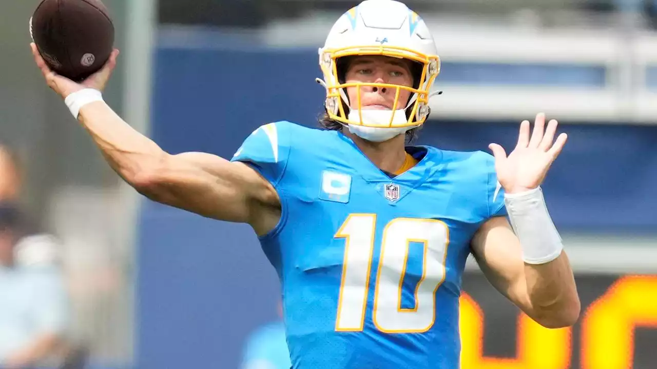 Fantasy Football 2022: Chargers vs. Chiefs sit/start tips for Week 2 Thursday night football