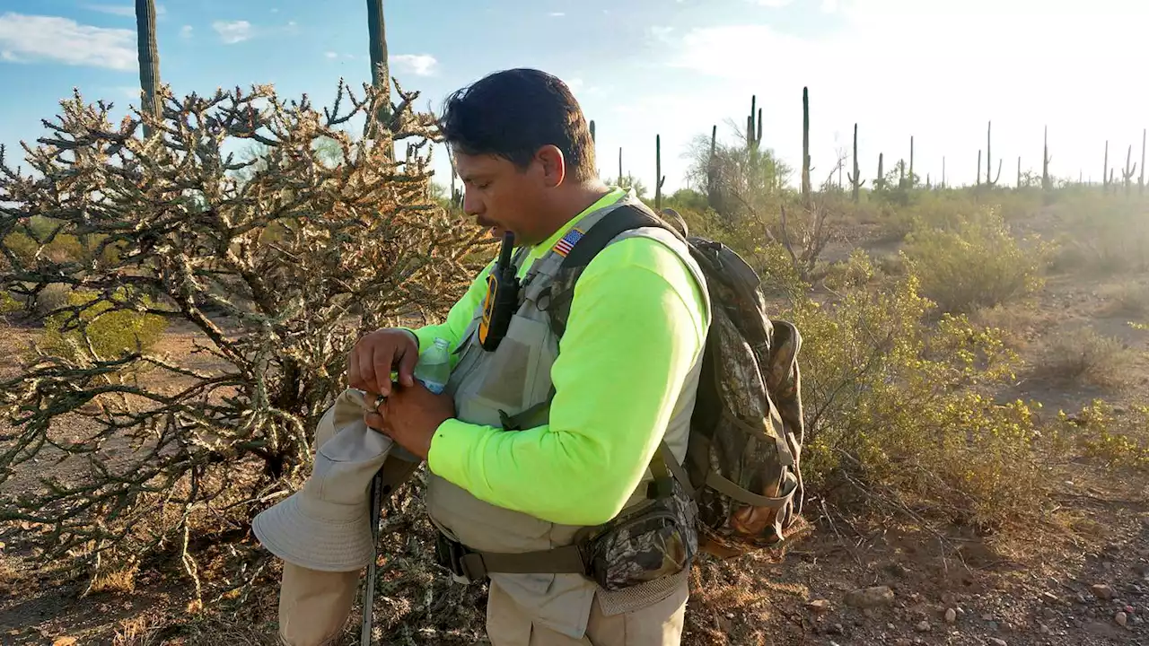 Pastor-led group seeks missing migrants in border desert