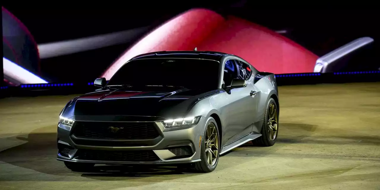 New Ford Mustang Revealed in Detroit Is Sticking With Gas Engine