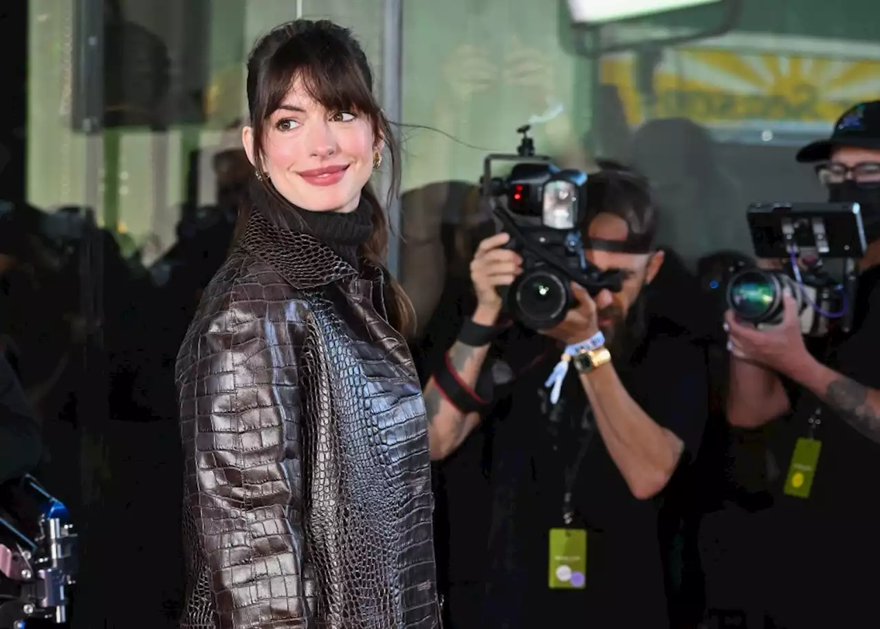 Anne Hathaway Channels Her ‘The Devil Wears Prada’ Character at Michael Kors’ Show