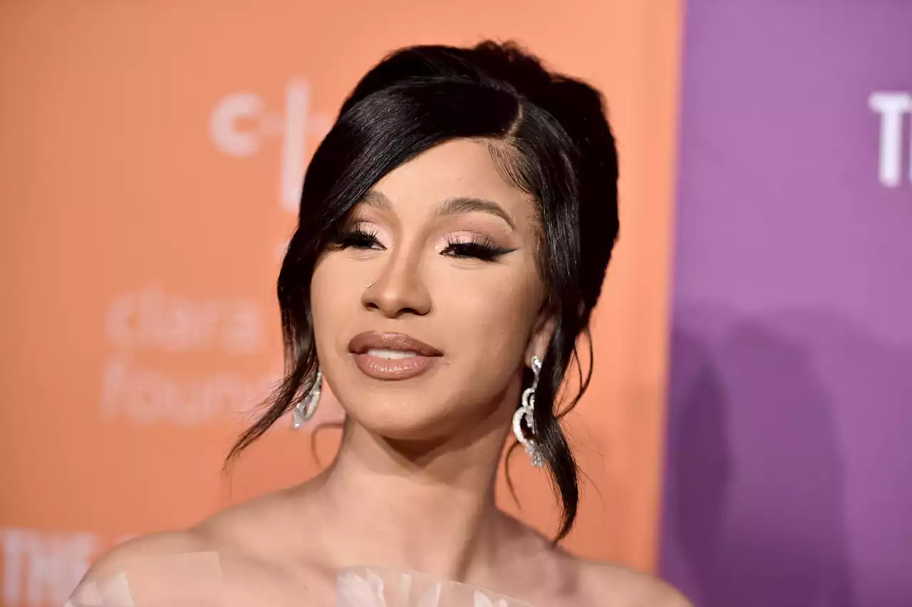 Cardi B pledges $100K to her former Bronx middle school during surprise visit