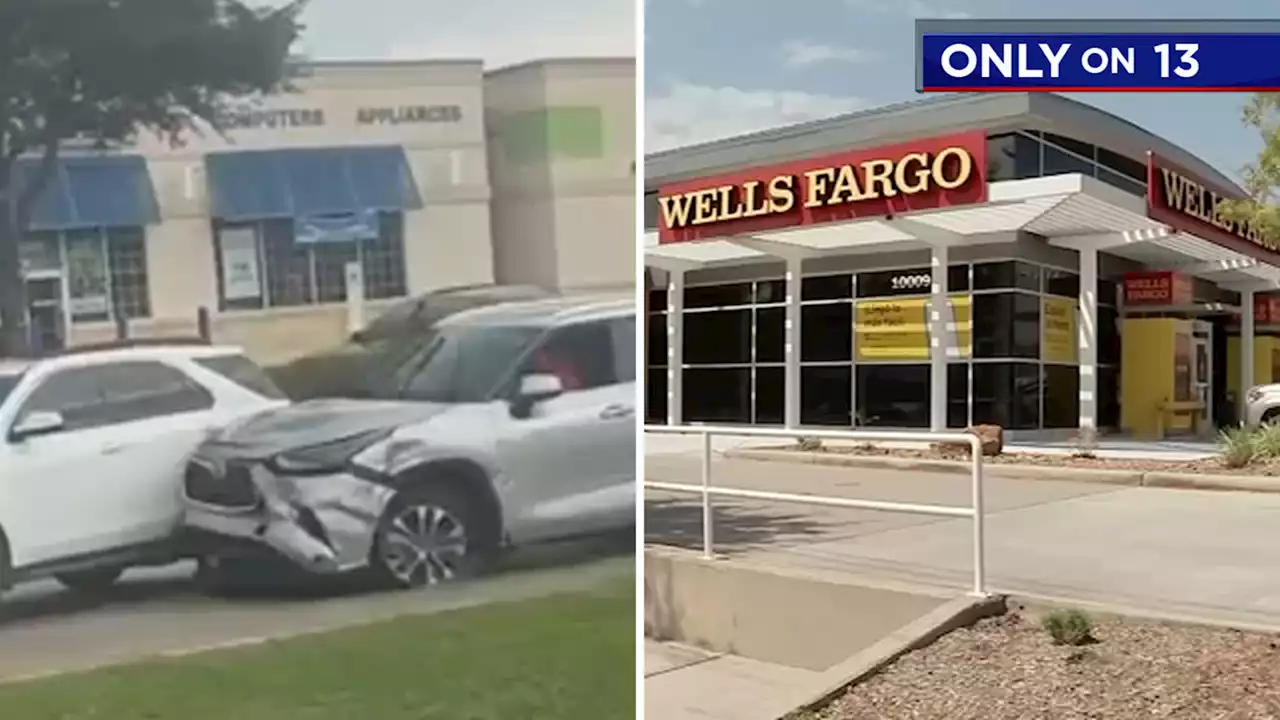 Video shows robbery victims following suspect's getaway car after holdup at bank in SE Houston