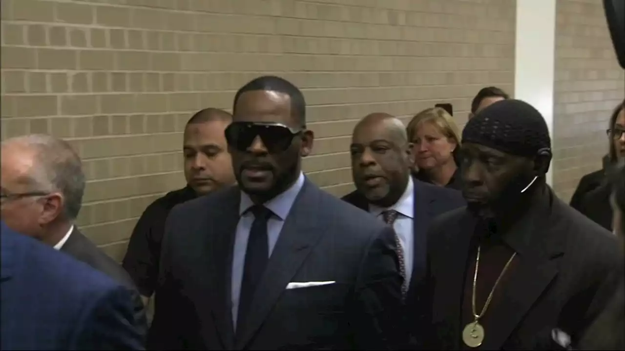 R Kelly sentencing date set for February; singer convicted of child pornography charges in Chicago