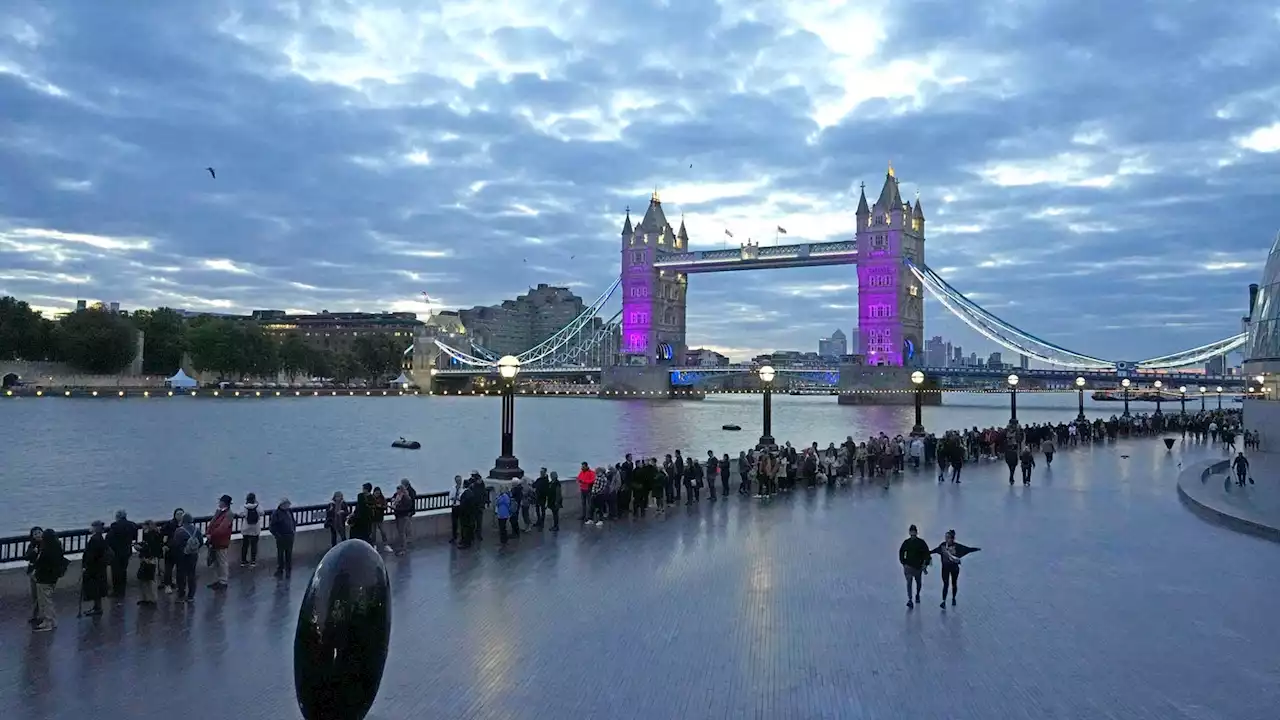 6-hour stop on joining line to Queen Elizabeth II's coffin