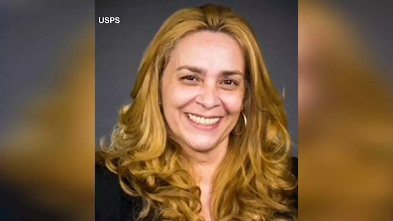 U.S. Postal Service appoints 1st Latina postmaster of Manhattan