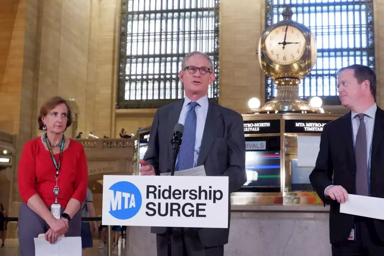 ‘On the move’: New York City subways crack 3.7 million daily riders for first time since COVID | amNewYork