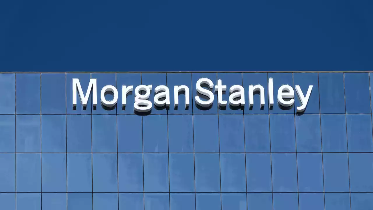 Morgan Stanley: „Warten Sie auf die Jahresendrallye“ – Mit diesen 2 Aktien profitieren Anleger