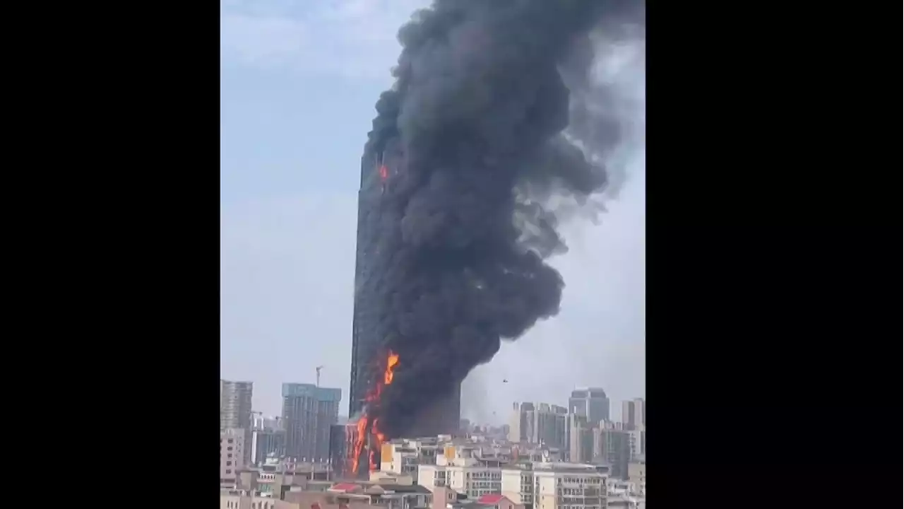 Changsha: Großbrand in einem Wolkenkratzer in Zentralchina