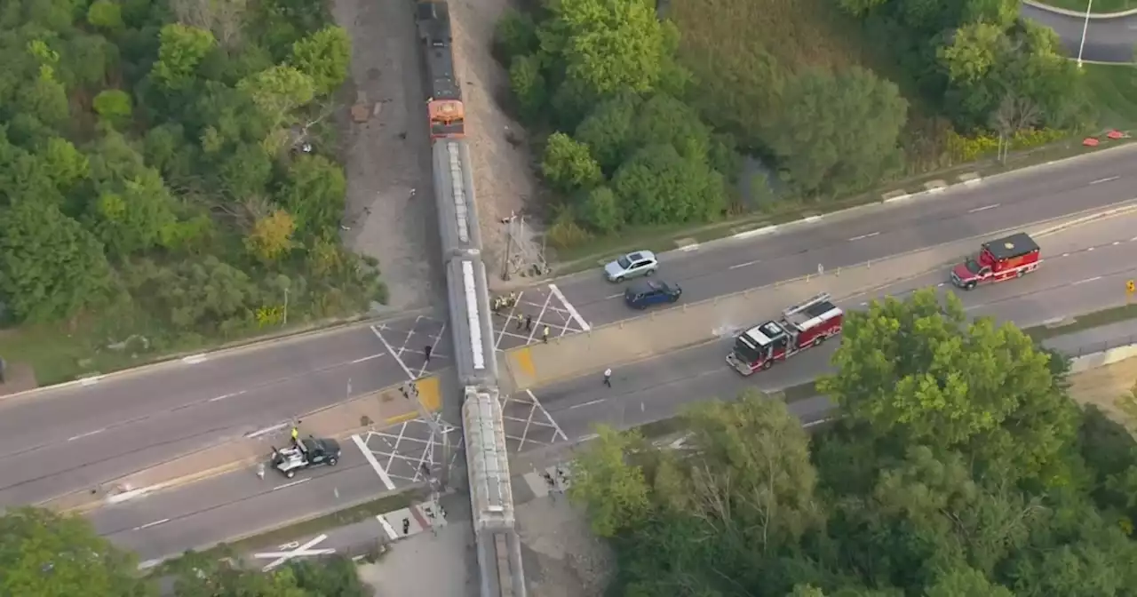 Train hits pickup truck on boundary of Carol Stream, Bloomingdale