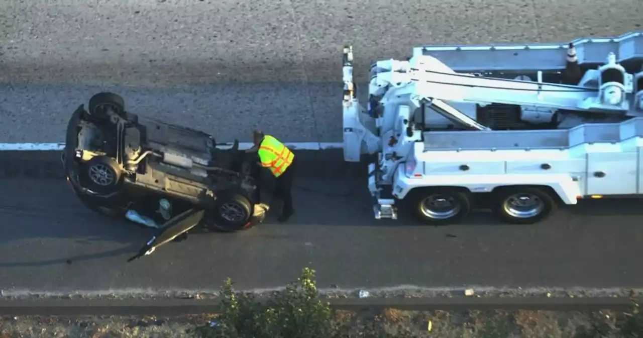 1 car overturned, 4 others damaged in 91 Freeway crash