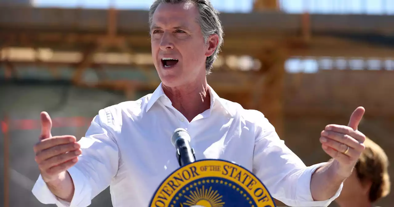 Gov. Newsom calls for investigation into Republican governors busing migrants north