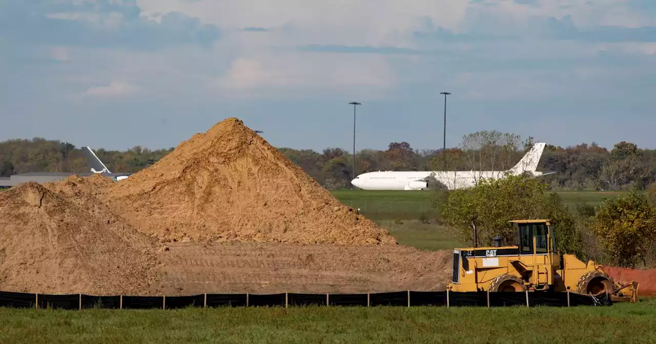 Environmentalists float a ‘win-win’ proposal to save Rockford’s Bell Bowl Prairie, home of an endangered bumblebee