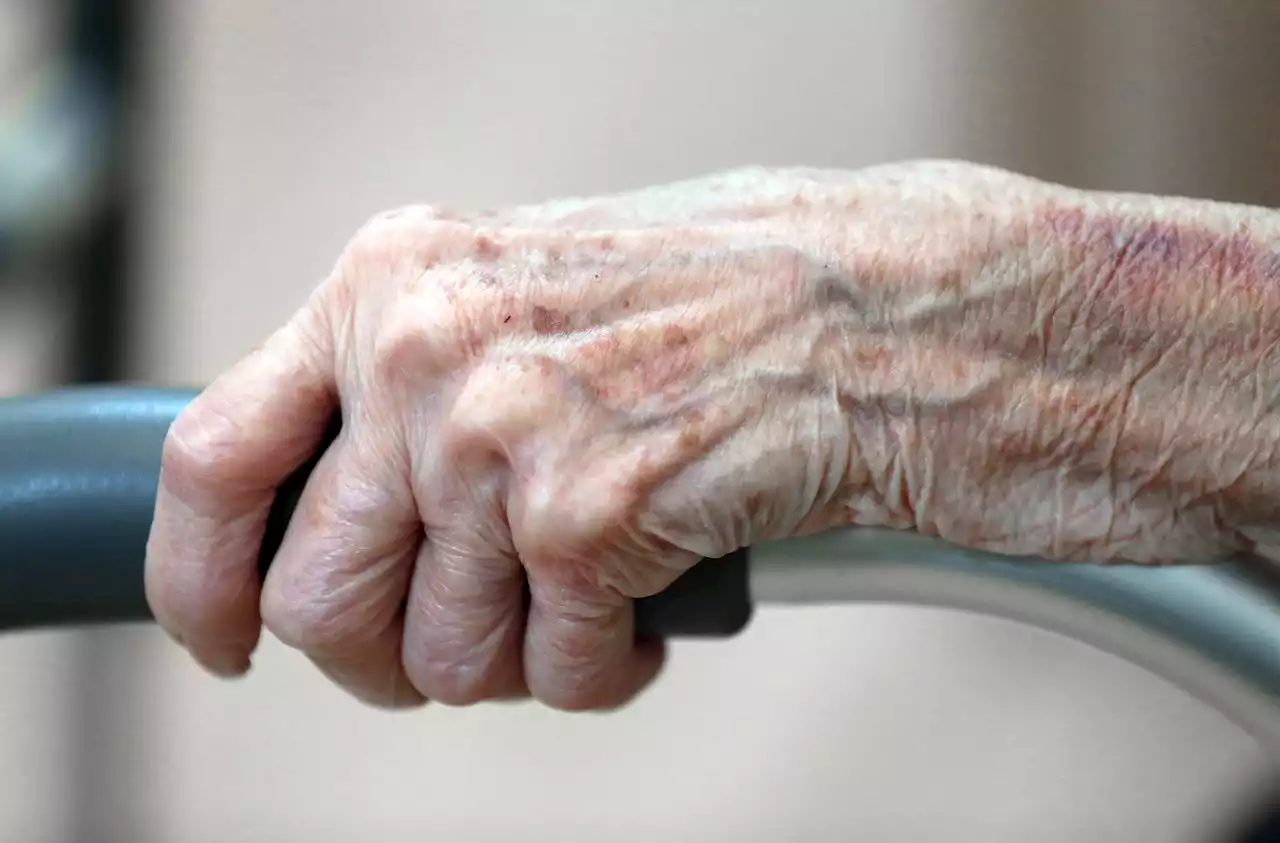 Risk of Alzheimer’s disease nearly doubles in older adults with COVID-19, says CWRU study