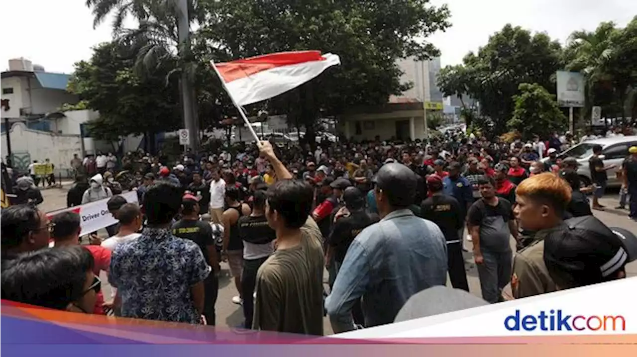 250 Polisi Kawal Pertemuan Driver Taksi Online-Aplikator di Jaksel Siang Ini