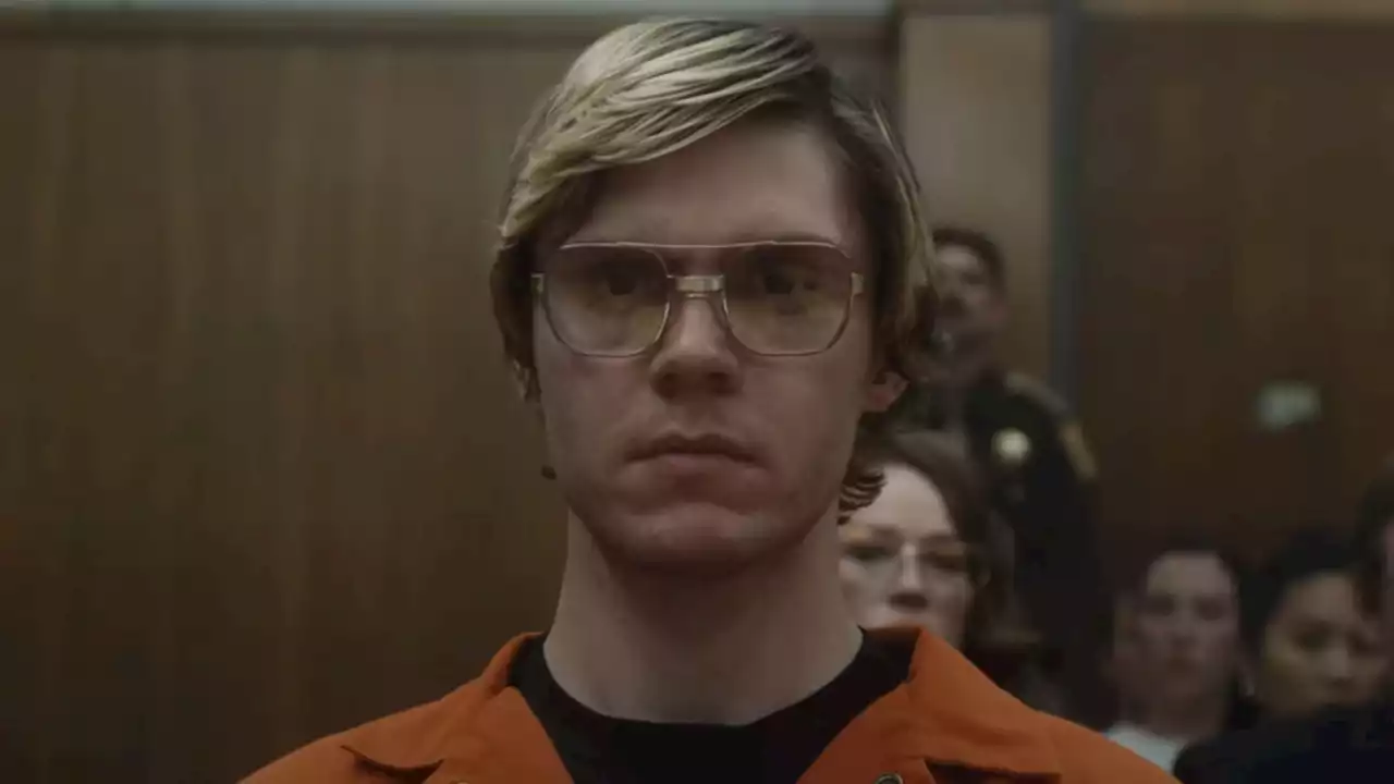 Evan Peters is creepy as Jeffrey Dahmer in Netflix's Monster | Digital Trends