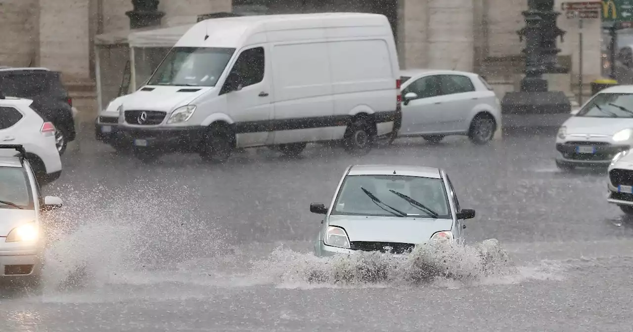 Emergenza clima, alluvione nelle Marche: si temono dispersi a Cantiano. Scuole chiuse - Il Fatto Quotidiano