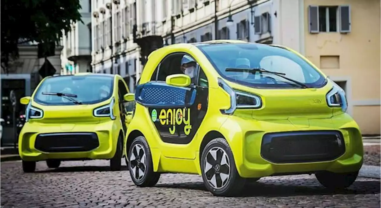 A Bologna la flotta Enjoy diventa elettrica con 50 Xev Yoyo. Tutte le city car predisposte per il “battery swapping”