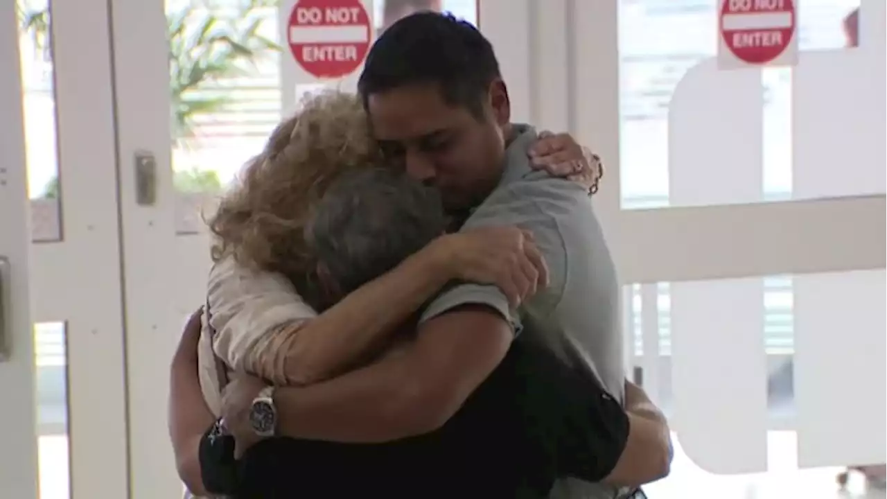 Houston man stolen at birth during kidnapping ring in Chile reunited with biological mother at Hobby Airport