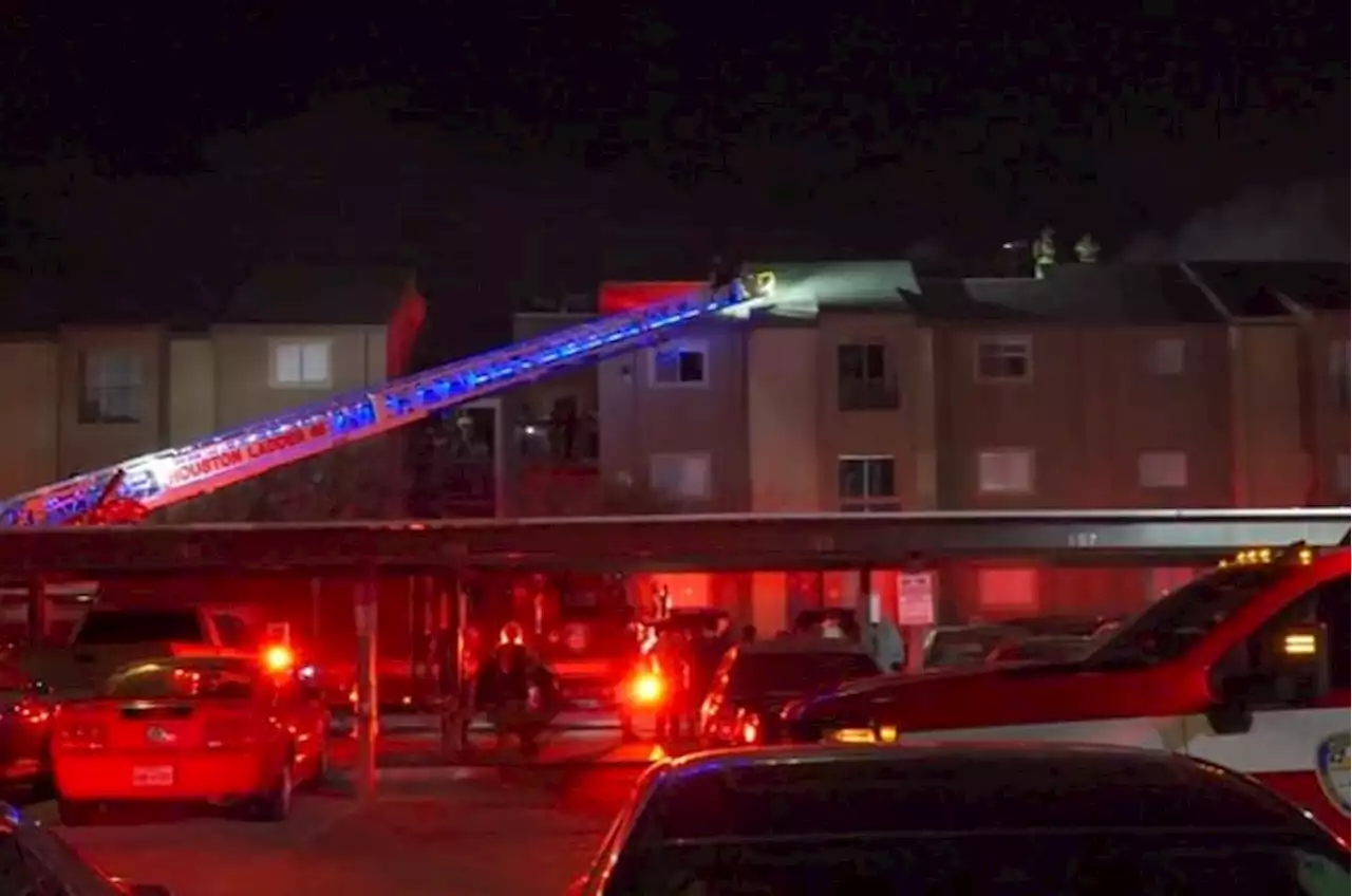 Several units damaged in 2-alarm apartment fire in southwest Houston, officials say