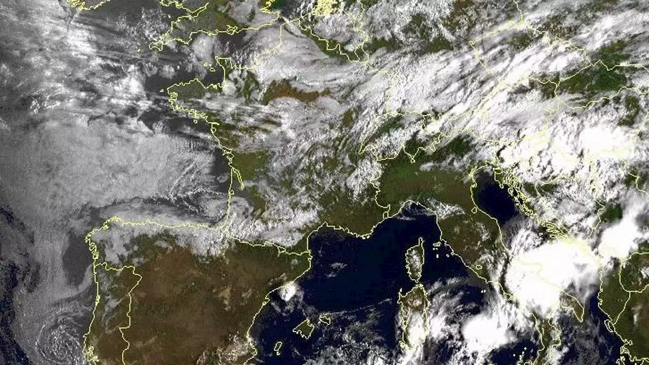 Previsioni meteo: nubifragi, temporali autorigeneranti e clima estremo. Poi spazio a freddo e neve in montagna con 7°C in pianura