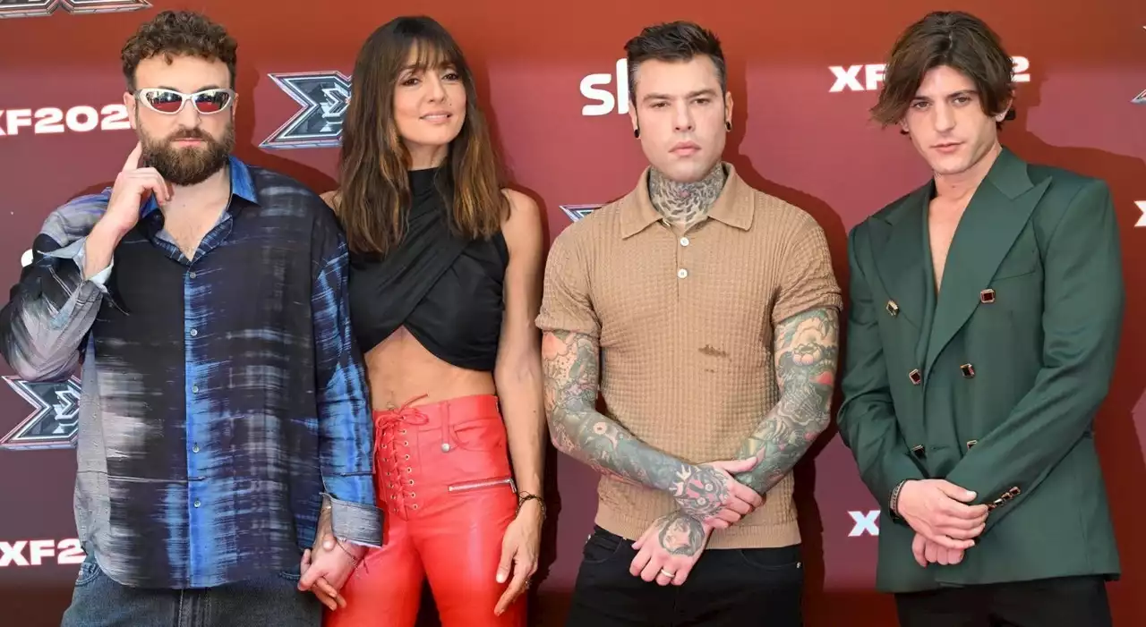 Fedez alla presentazione di X Factor, un dettaglio non passa inosservato: «Forse era l'emozione...»