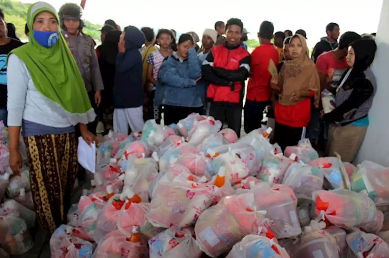 NasDem Salurkan Bantuan untuk Korban Banjir Banggai