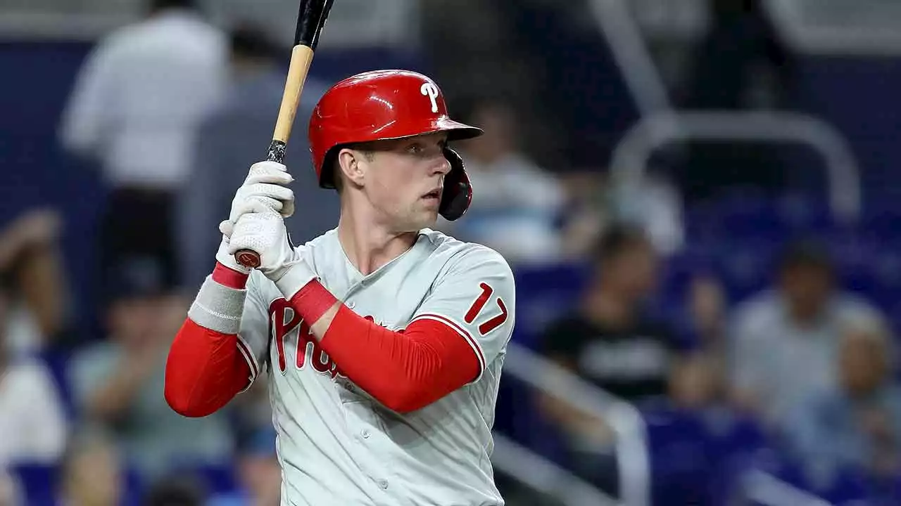 Phillies' Rhys Hoskins OK After Being Hit by Pitch on Hand, Could Return in Atlanta