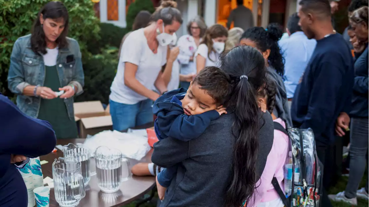 After migrants arrived in Martha's Vineyard, a community gathered to welcome them