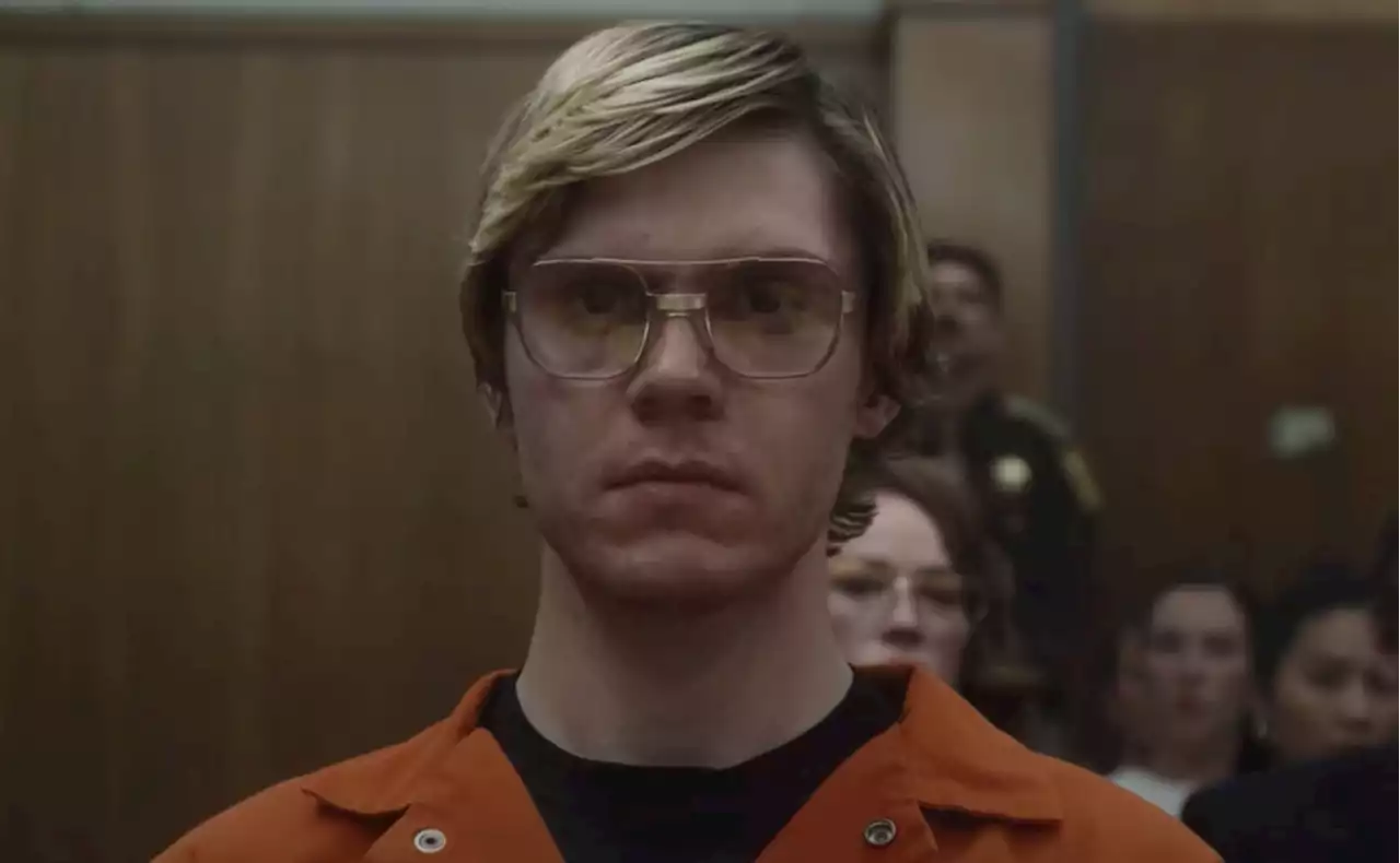 Evan Peters Stars As Serial Killer Jeffrey Dahmer In New Trailer