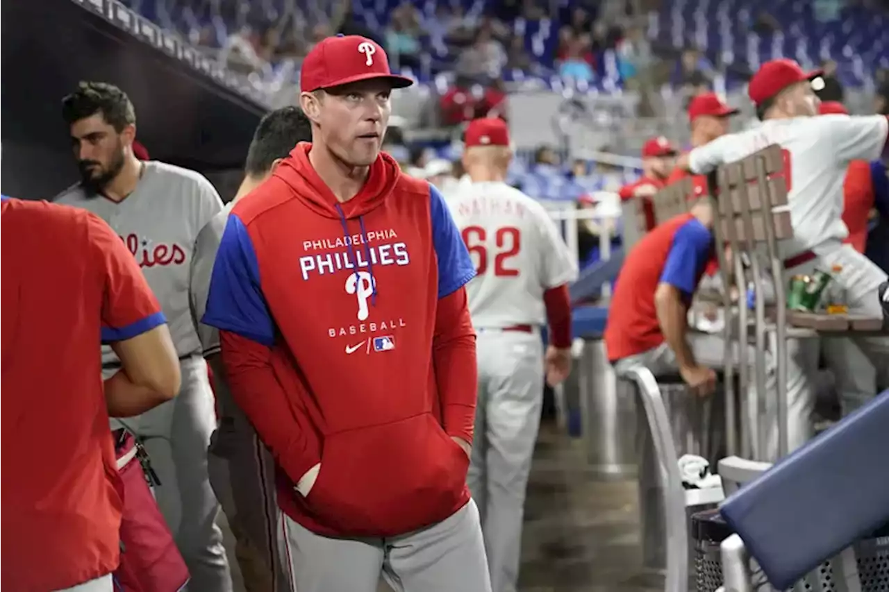 Phillies’ Rhys Hoskins hopes to play in Atlanta after bruising his right hand on hit by pitch