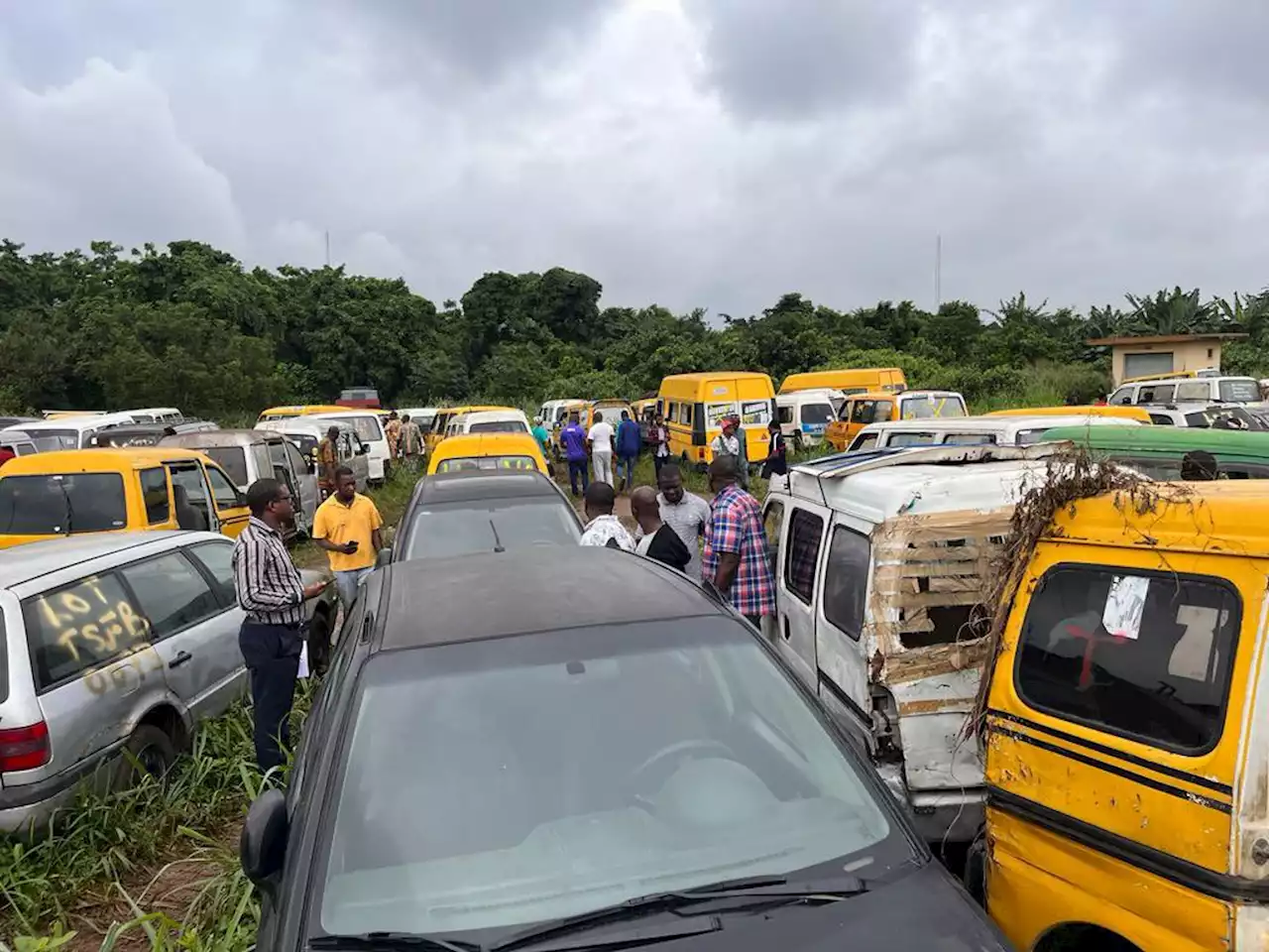 Traffic Offence: Nigerians react to Lagos govt's decision to auction impounded vehicles
