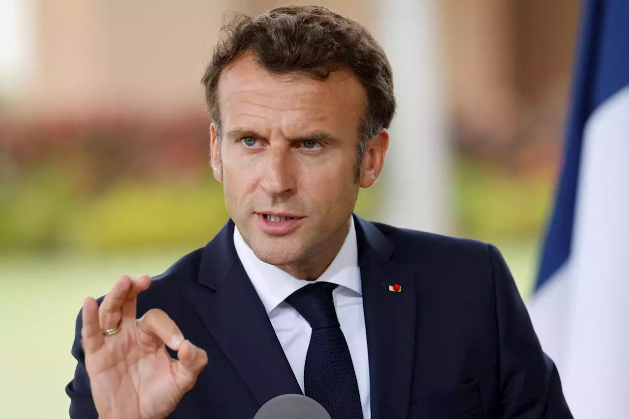 La réforme des retraites menée 'par la concertation', assure Emmanuel Macron