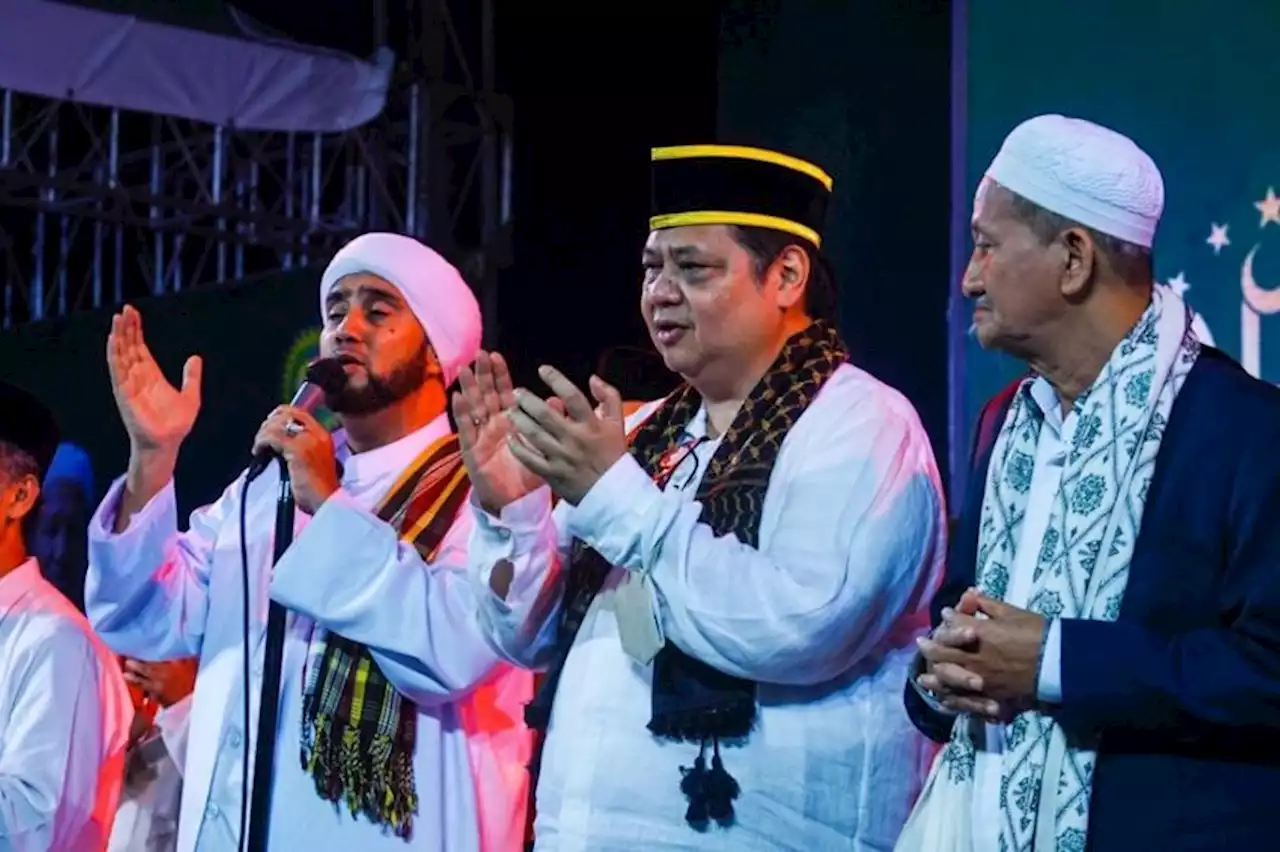 Menko Airlangga Hadiri Kirab Budaya Gunung Apem, Ajak Masyarakat Rawat Tradisi