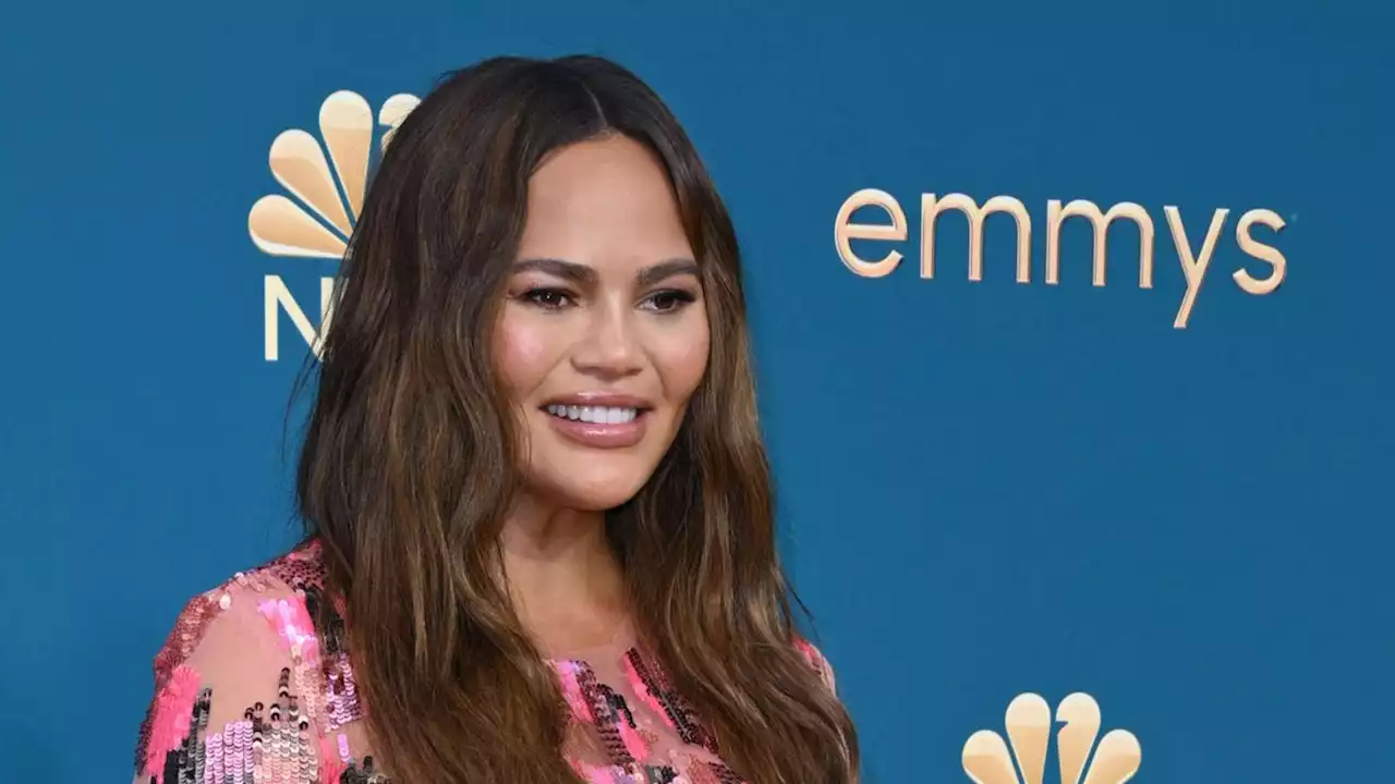 Chrissy Teigen gesteht nach zwei Jahren: Es war eine Abtreibung, keine Fehlgeburt