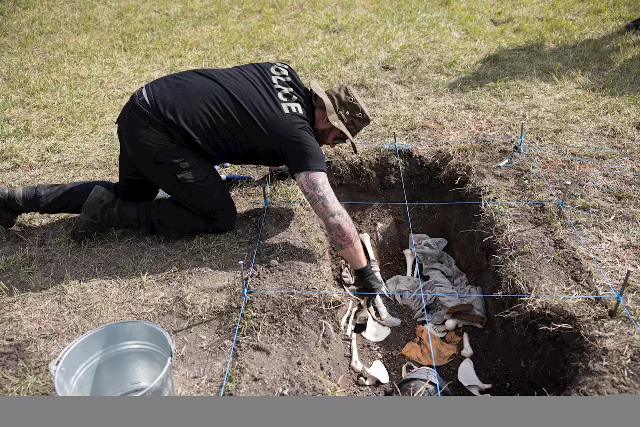 Sask. RCMP teaches 'very careful, scientific' field excavation skills