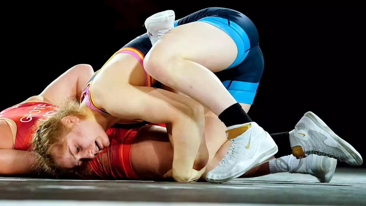 Amit Elor, 18, becomes youngest American to win world wrestling title